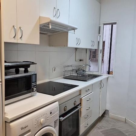 Apartamento habitación matrimonial en piso compartido en el centro de Madrid Exterior foto
